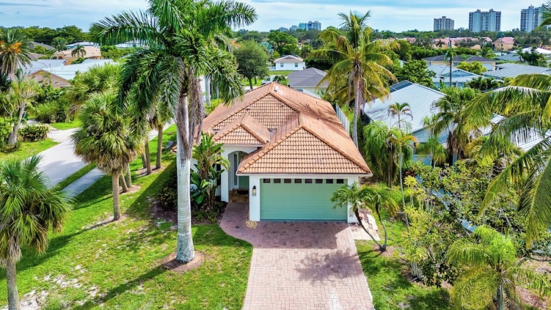 Neapolitan - Newly Renovated 3-BR Luxury Home with Private Pool. Enjoy a Fully Equipped Kitchen and Free Wi-Fi photo 5