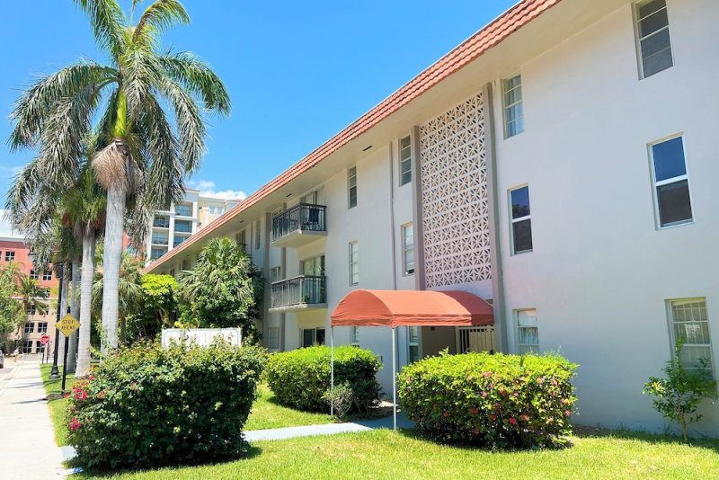 Sunny Isles Apartments by MiaRentals photo 5