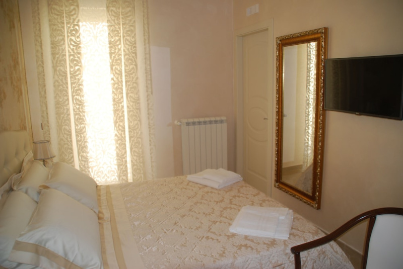 Daphnae House photo 5