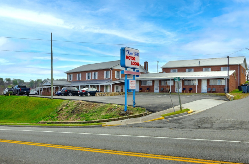 Knob Hill Motor Lodge – Hillsville photo 3