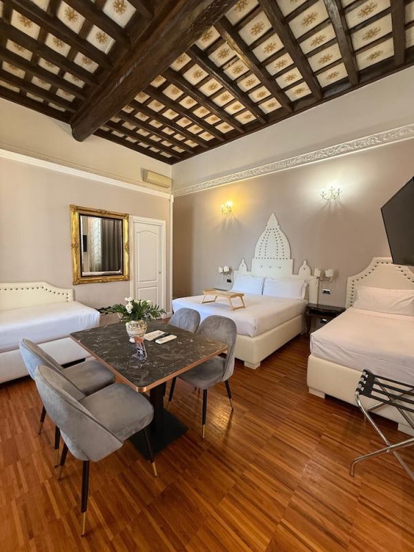 I TRE MOSCHETTIERI - D' ARTAGNAN Luxury Guest House photo 3
