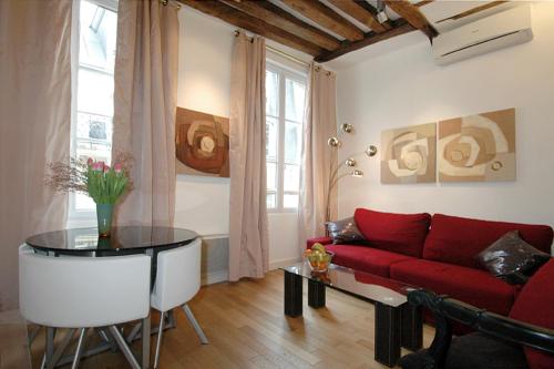 HolidaysInParis-Bourg Tibourg II photo 3