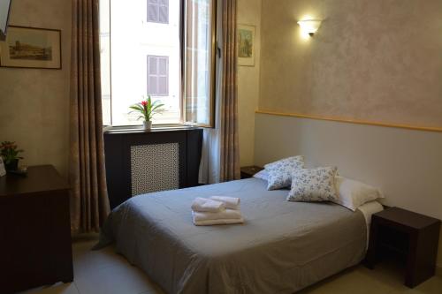 Roma Carina photo 2