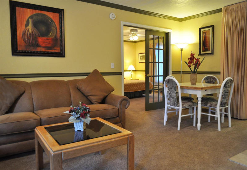 Americana Village Suites photo 2