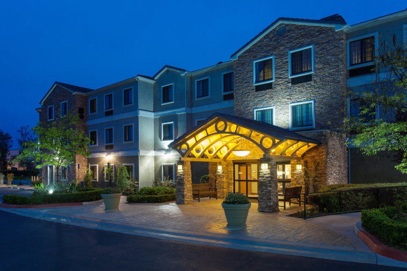 Staybridge Suites Lake Forest photo 2