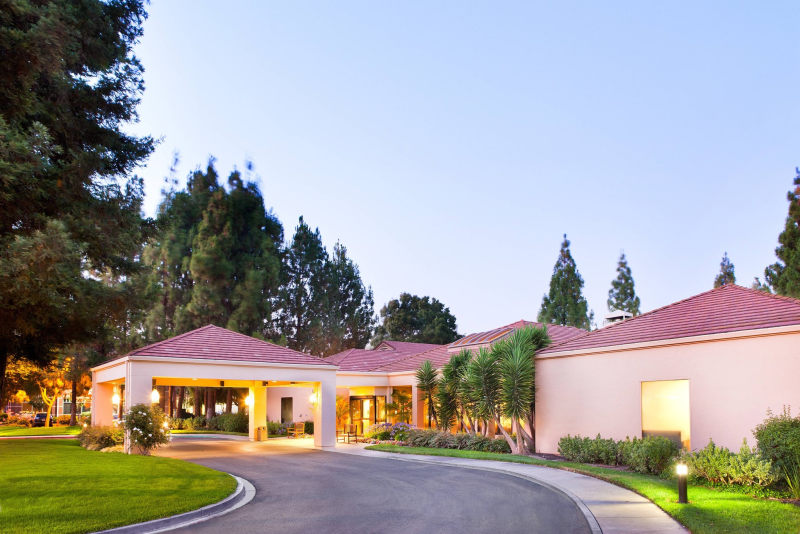 Courtyard By Marriott Pleasanton photo 2