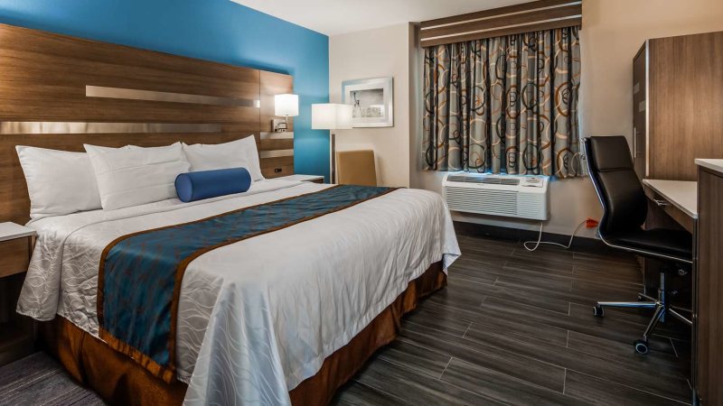 Best Western Plus Stadium Inn – New York, NY