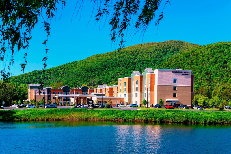 Springhill Suites By Marriott Fishkill photo 2