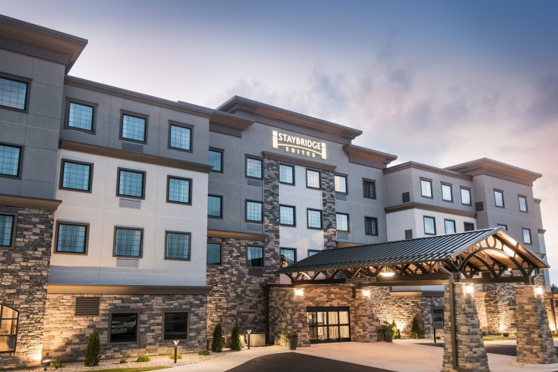 Staybridge Suites Wisconsin Dells - Lake Delton photo 3