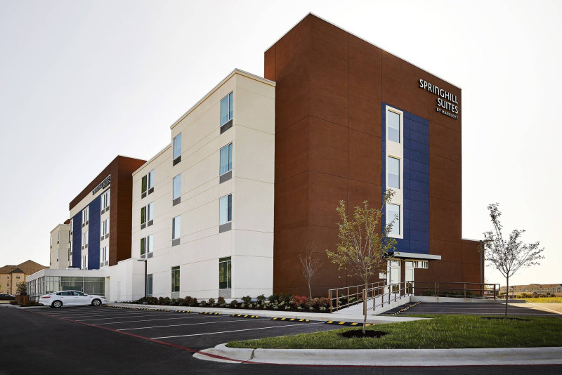 Springhill Suites By Marriott Springfield North photo 2