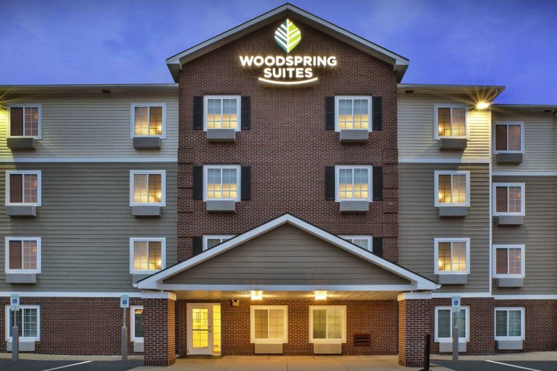 Woodspring Suites Holland - Grand Rapids photo 5