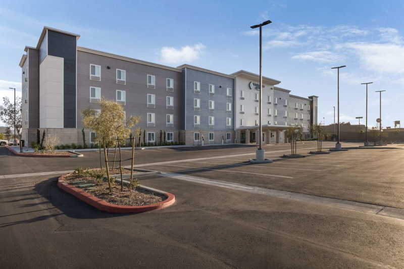 Woodspring Suites Colton photo 2