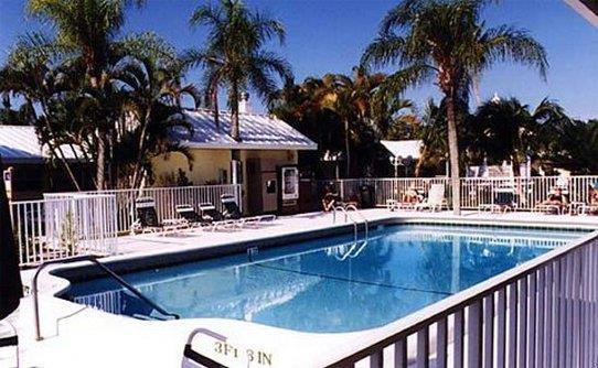 Lemon Tree Inn – Naples, FL