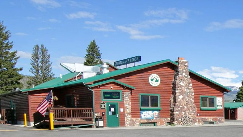 Sportsmans Lodge photo 2