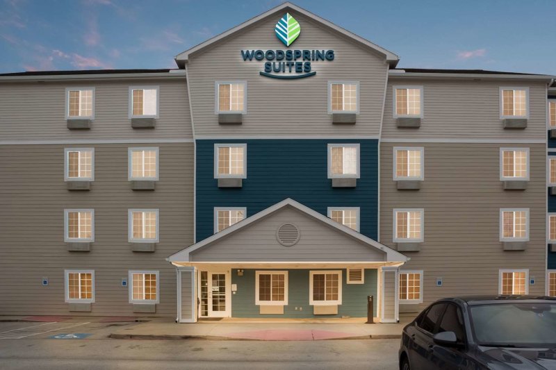 Woodspring Suites Conroe photo 3