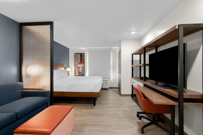 Everhome Suites Glendale Sports Entertainment District photo 5
