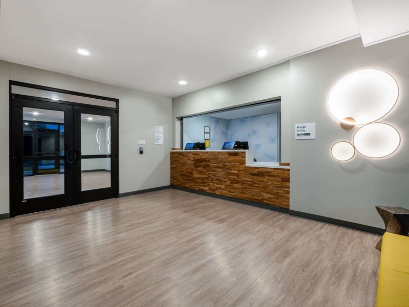Echo Suites Madison photo 2