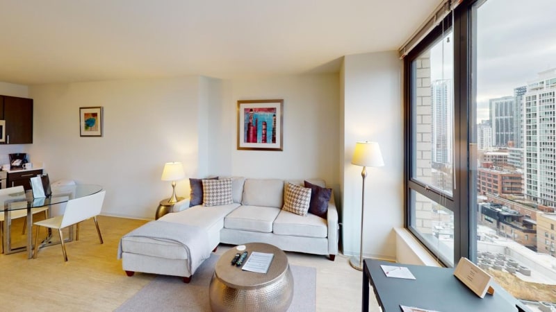 Suite Home At Exhibit – Chicago, IL