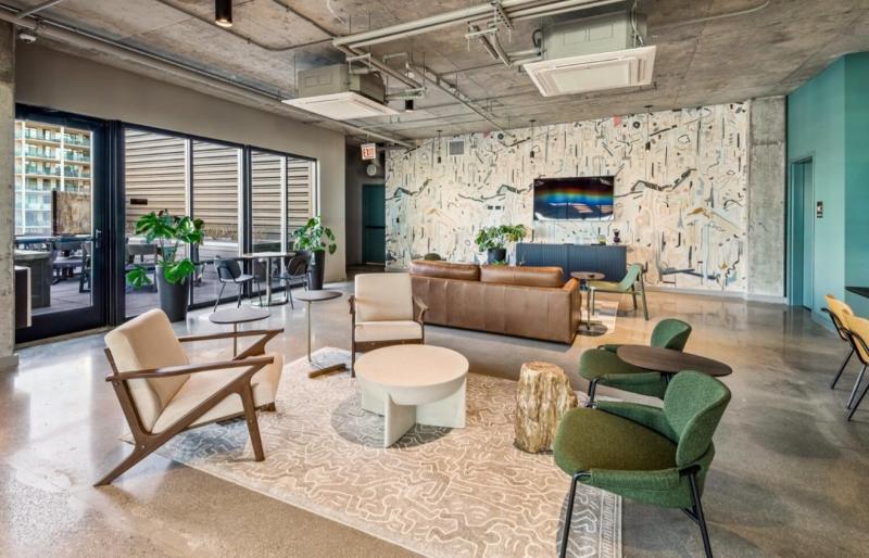 Suite Home At Hugo