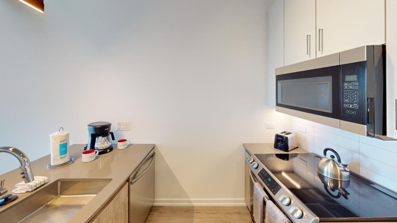 Suite Home At 808 Cleveland – Chicago, IL