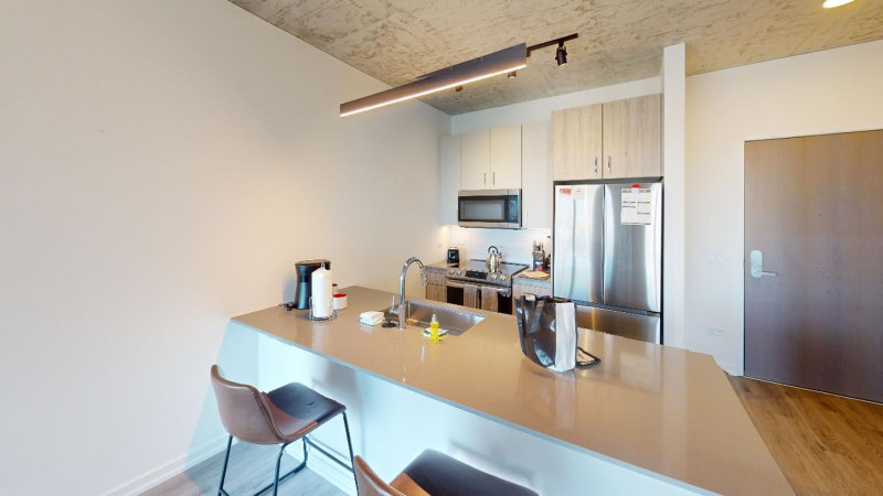 Suite Home At 808 Cleveland – Chicago, IL