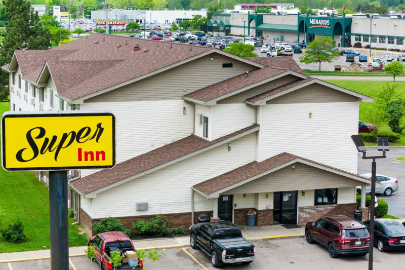 Super Inn By Oyo Lansing photo 4
