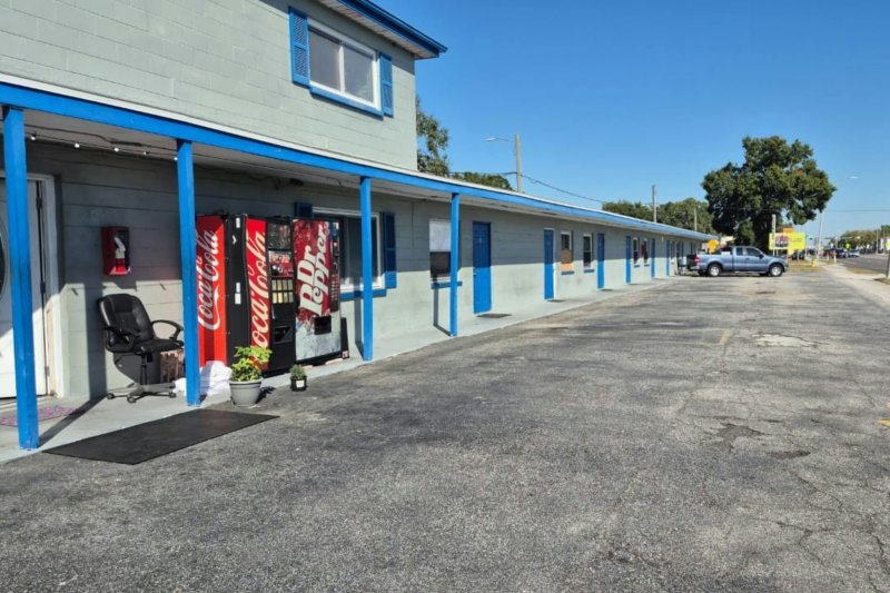 Base Motel By Oyo South Tampa photo 4