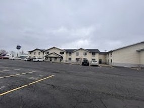 Coldwater Inn Suites Near I photo 4