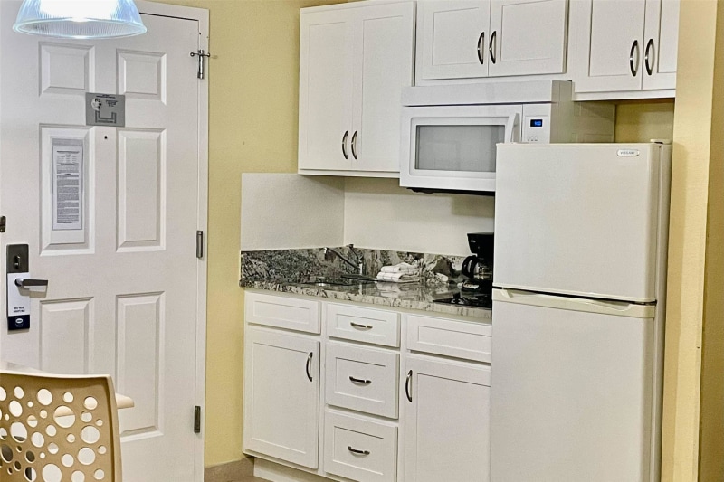 Suburban Studios Fort Myers Cape Coral photo 3