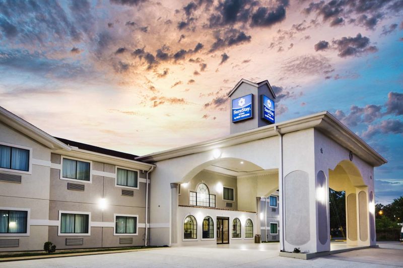 Ss Studio Conroe Downtown photo 2