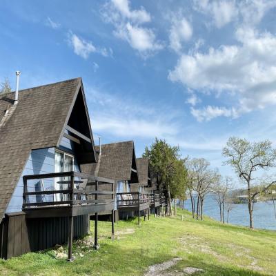 Calm Waters Cabin Resort photo 3
