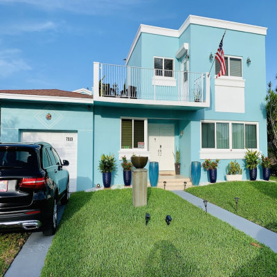 BLUE HOUSE photo 2