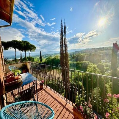 Magical Villa di Gioia Large 6-Bedroom Family Villa with Breathtaking views, Private Garden and Olive grove - in a Cool Village on the Umbria Tuscany Border photo 4