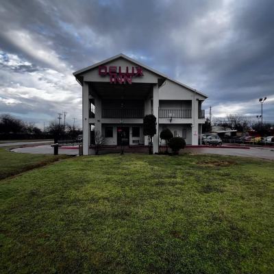 Deluxe Inn Motel By Oyo Grand photo 2