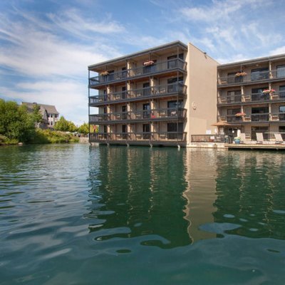 The Lakeshore Inn photo 4