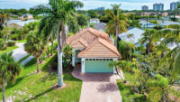 Neapolitan - Newly Renovated 3-BR Luxury Home with Private Pool. Enjoy a Fully Equipped Kitchen and Free Wi-Fi photo 2