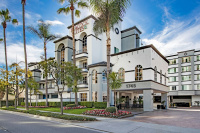 Peacock Suites photo 4