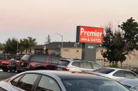 Premier Inn & Suites photo 2