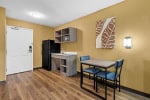 Suburban Studios Charlotte - Executive Park photo 2