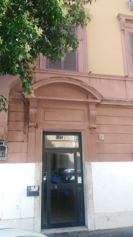 A 2 Passi dai Musei Guest House photo 1