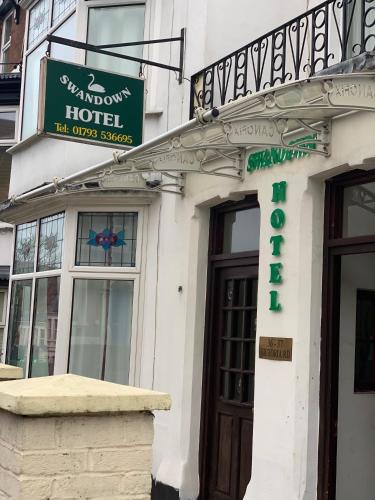 Swandown Hotel photo 1