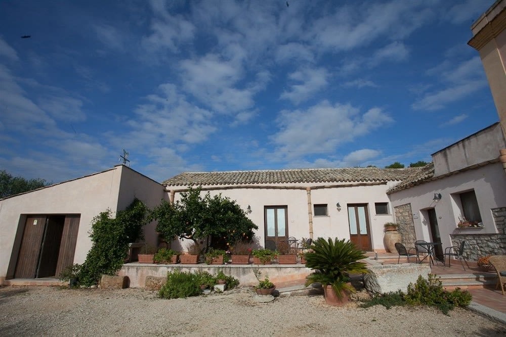 Agriturismo Baglio Donna Santa photo 1