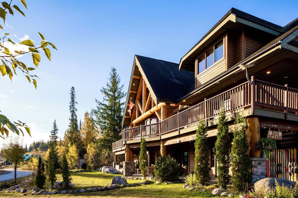 Vagabond Lodge at Kicking Horse Resort photo 1