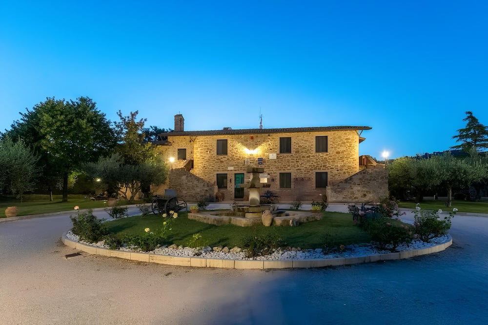 Santa Maria degli Ancillotti photo 1
