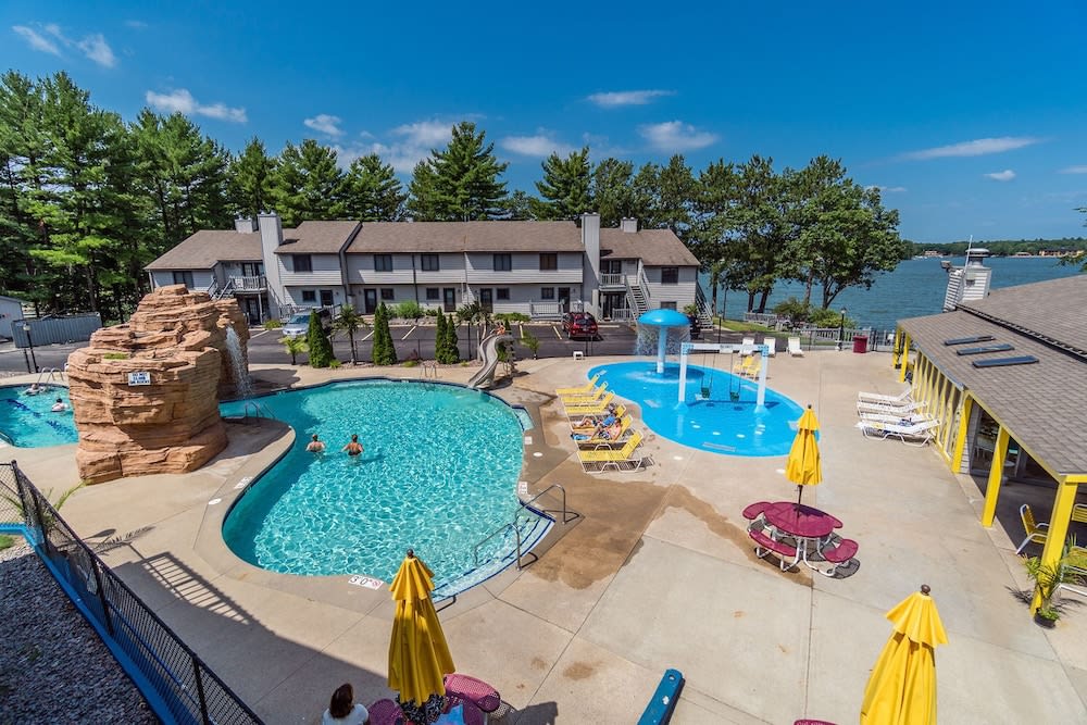Caribbean Club Resort photo 1
