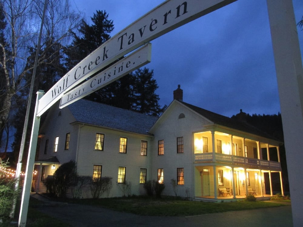 Wolf Creek Inn & Tavern photo 1