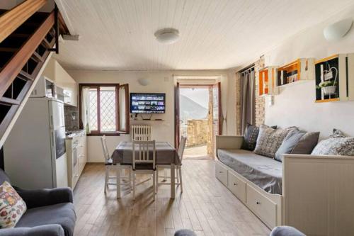 Casa con terrazzo vista Lago - LAKEHOLIDAY IT photo 1