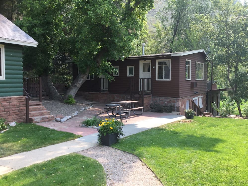 Stone Mountain Lodge and Cabins photo 1