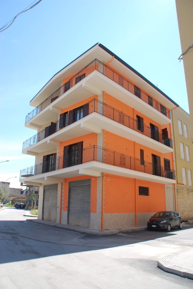Daphnae House photo 1