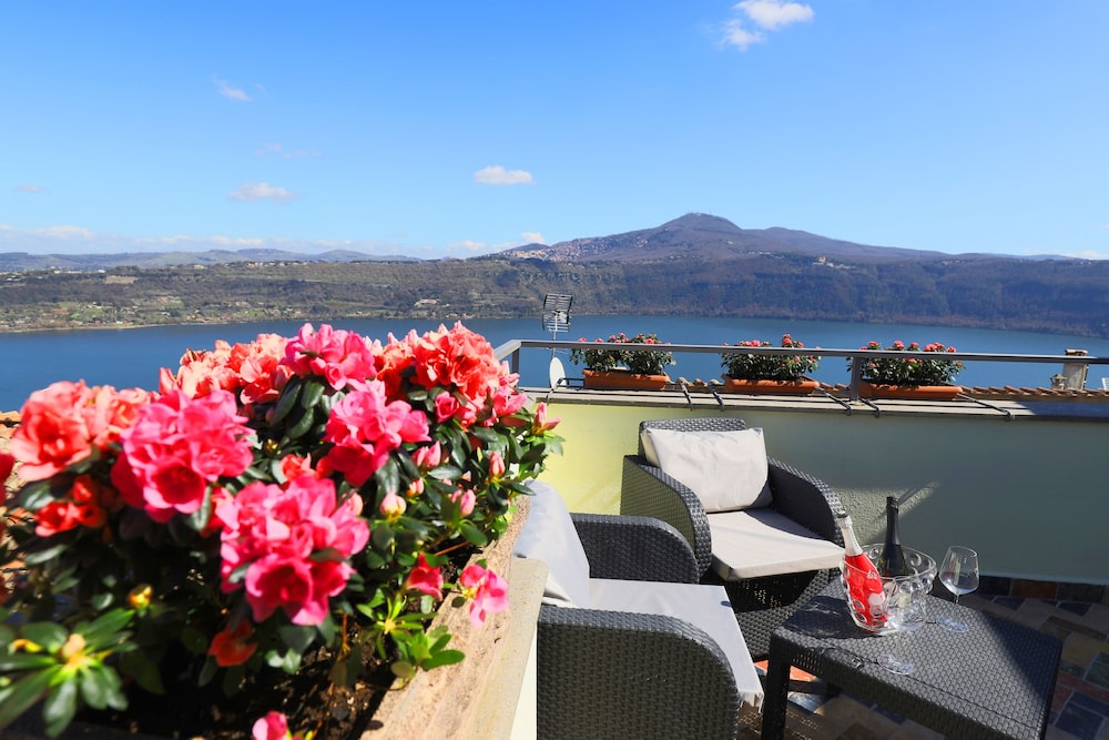 Atlantis Inn Castelgandolfo photo 1